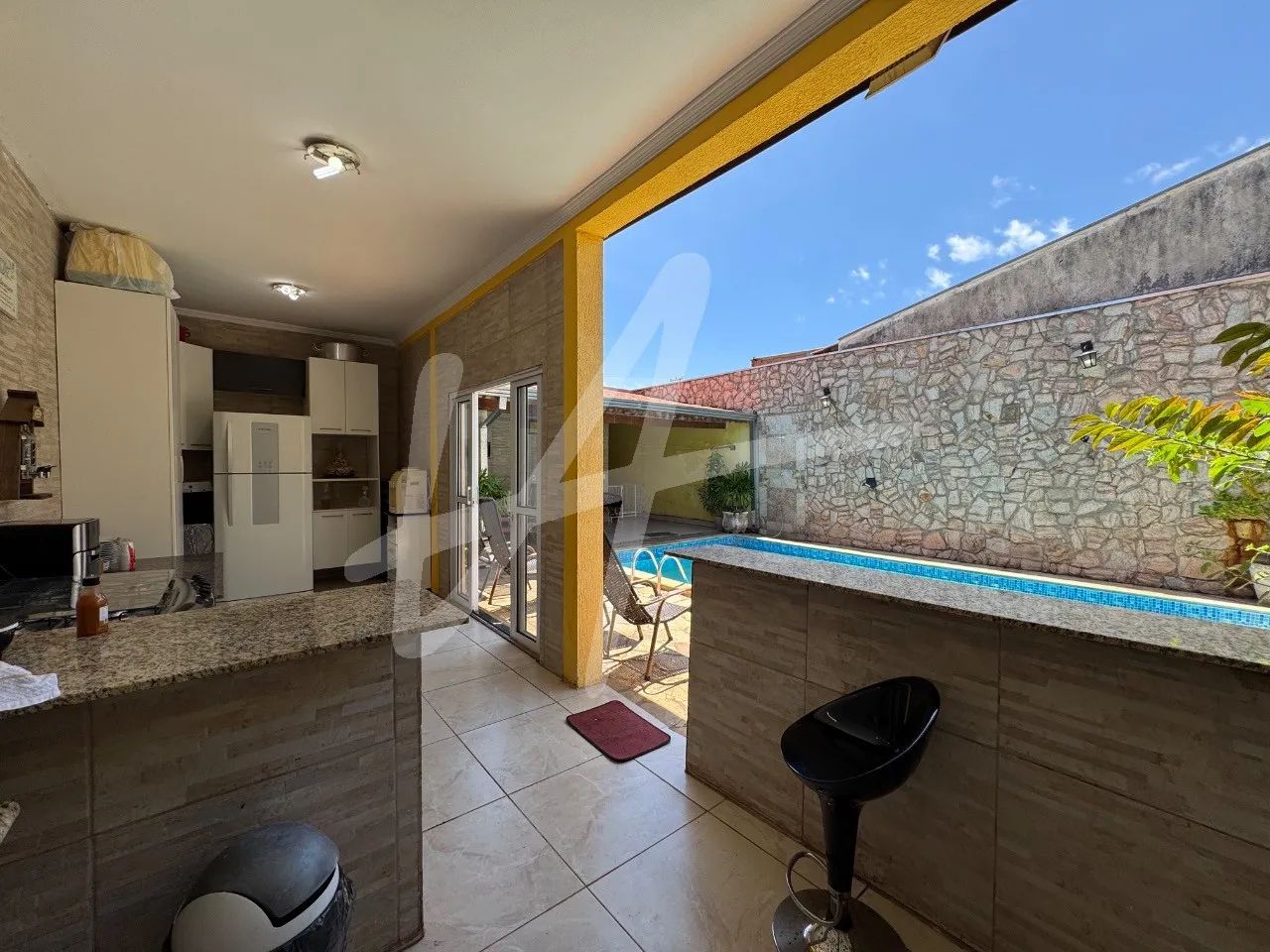 Casa térrea com piscina - Analisa permuta - Foto 4