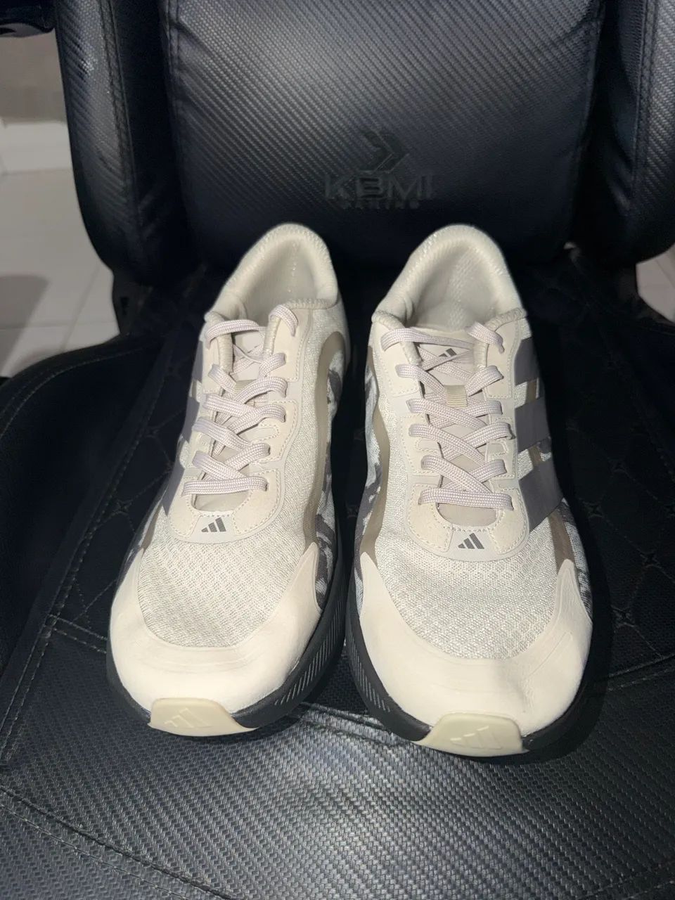 Tênis Adidas Hyperboost Edge - tamanho 43  - Foto 2