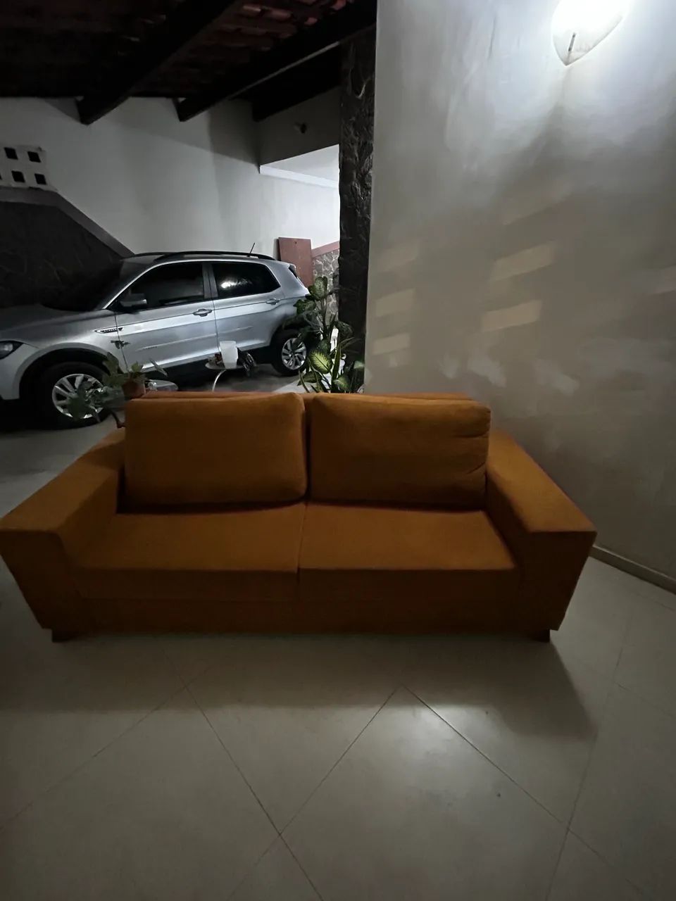 Sofá 3 lugares marrom 