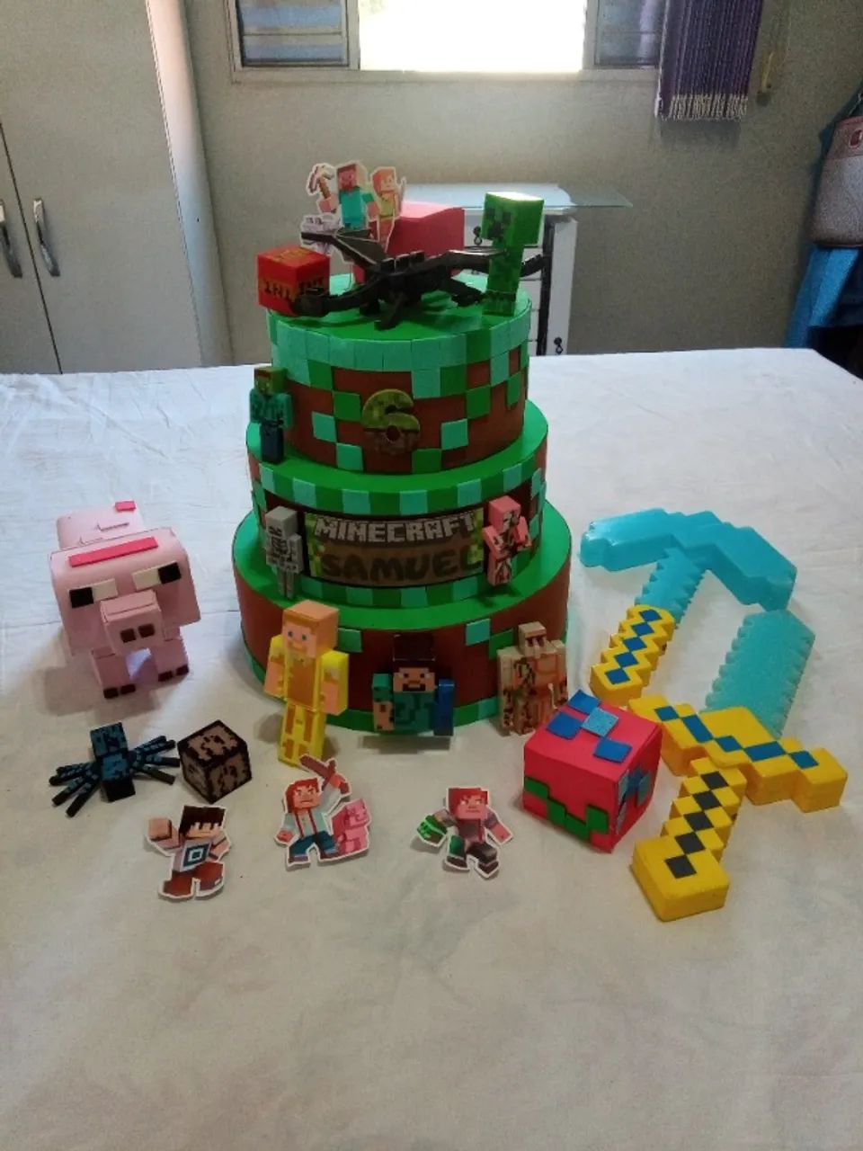 Bolo Fake Minecraft + Acessórios