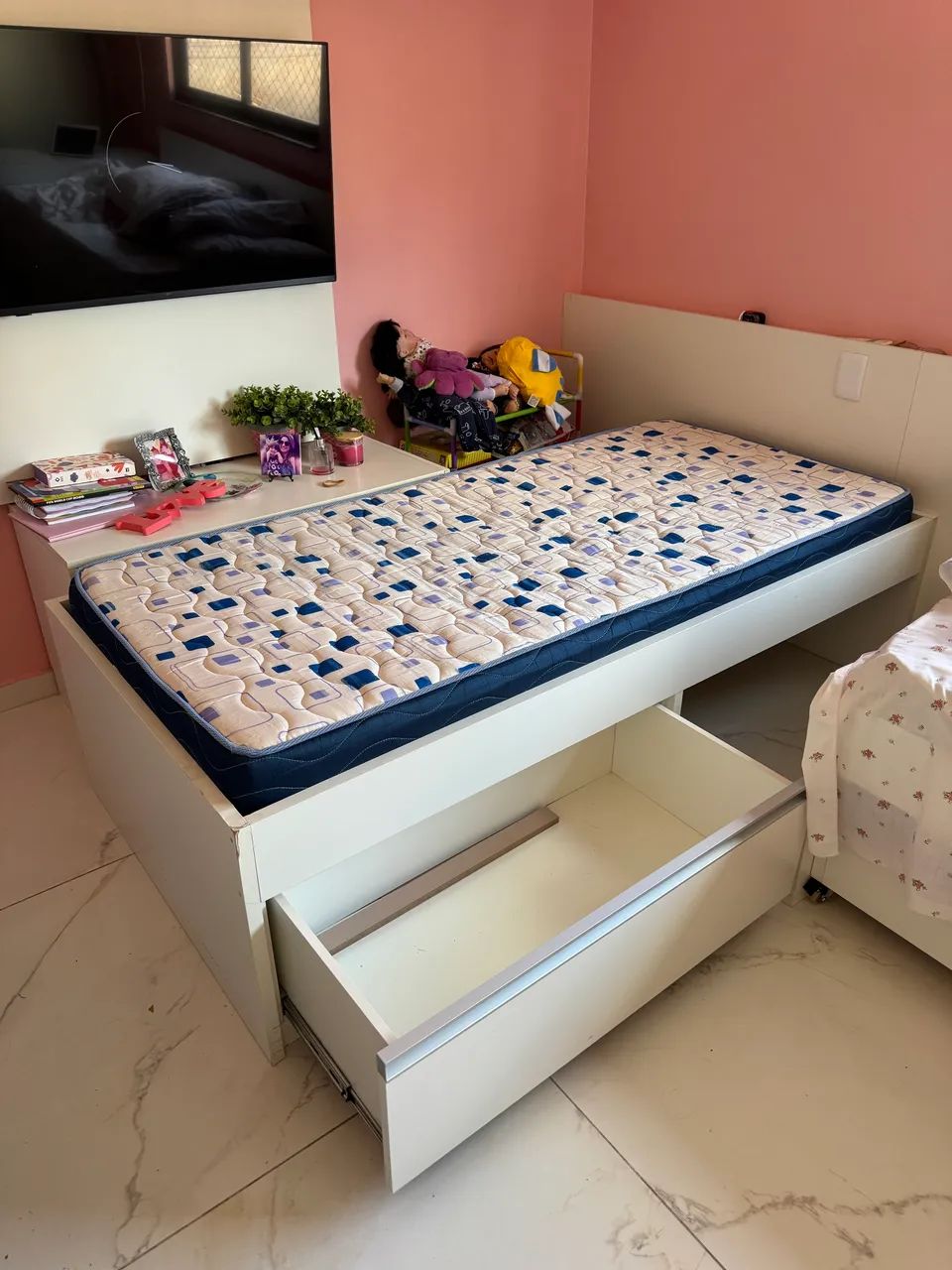 Cama de solteiro + colchão 