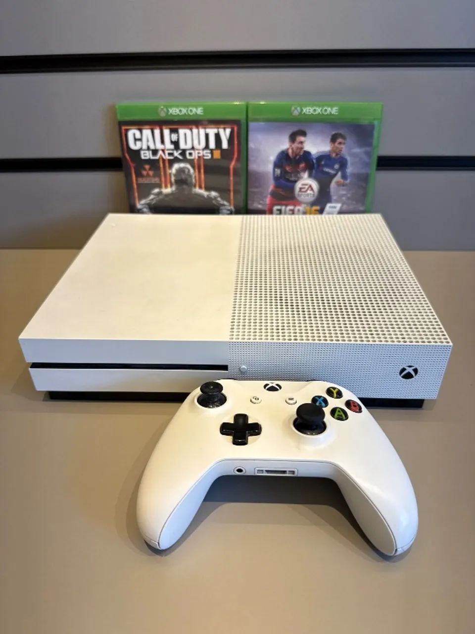 XBOX ONE S 500GB USADO JOGO BRINDE