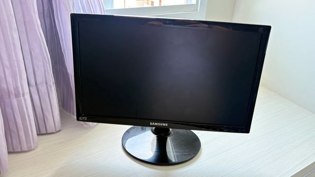 Monitor Samsung LCD 18,5 polegadas S19A300B USADO