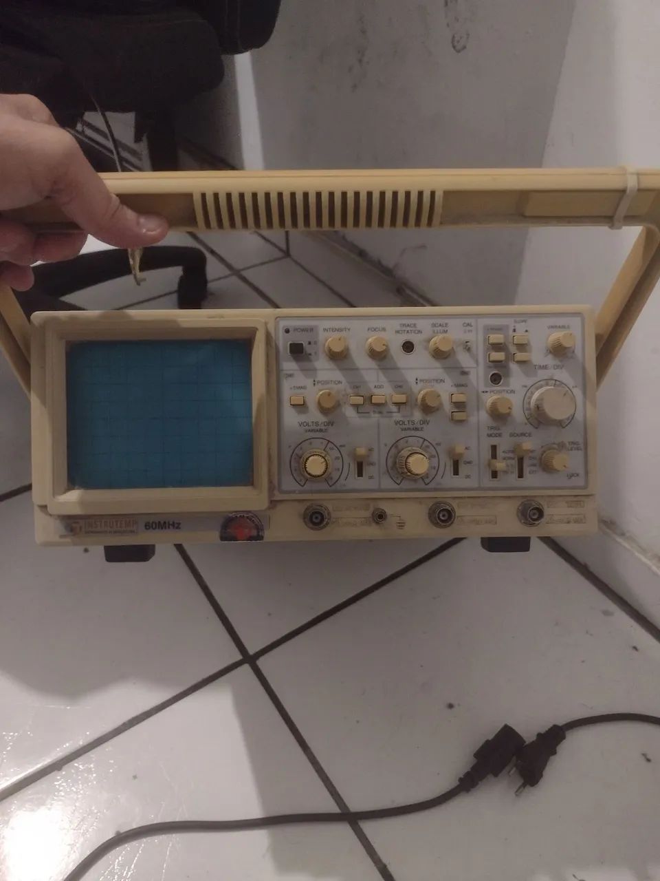 Osciloscópio Analógico Instrutemp 60MHz  - Foto 2