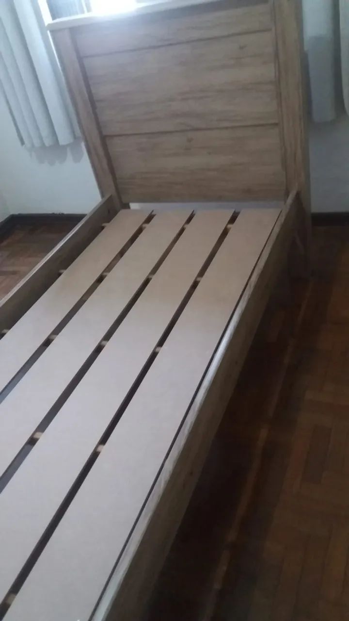 Vendo cama solteiro 