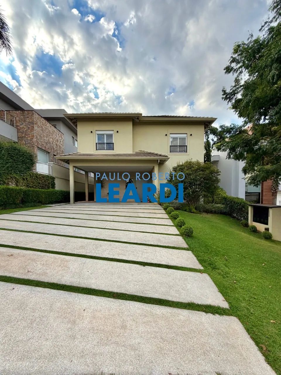 CASA EM CONDOMÍNIO - TAMBORÉ - SP