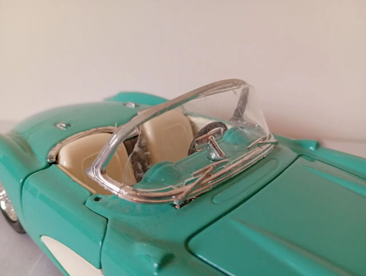 Maisto - Miniatura Chevrolet Corvette Com Detalhes  - Foto 3