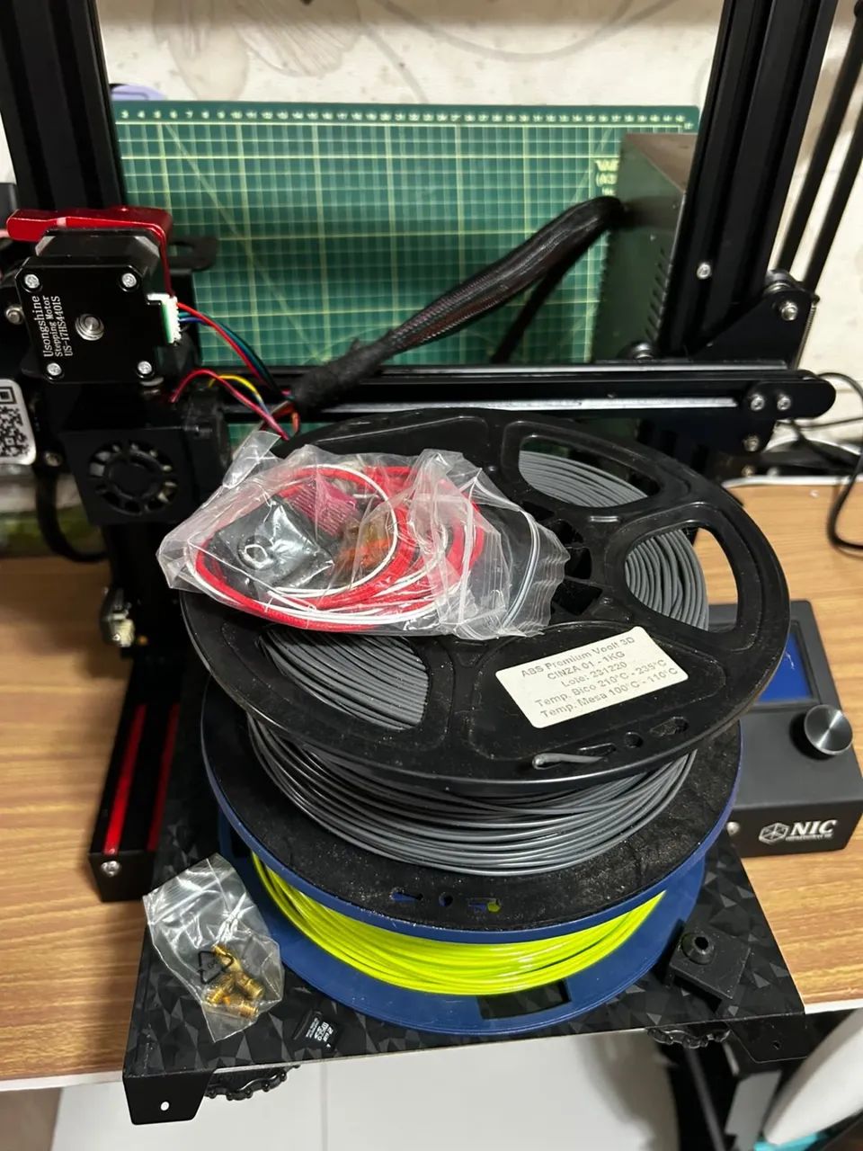 Impressora 3D Creality Ender 3 V2 modificada + filamentos e acessórios  - Foto 5