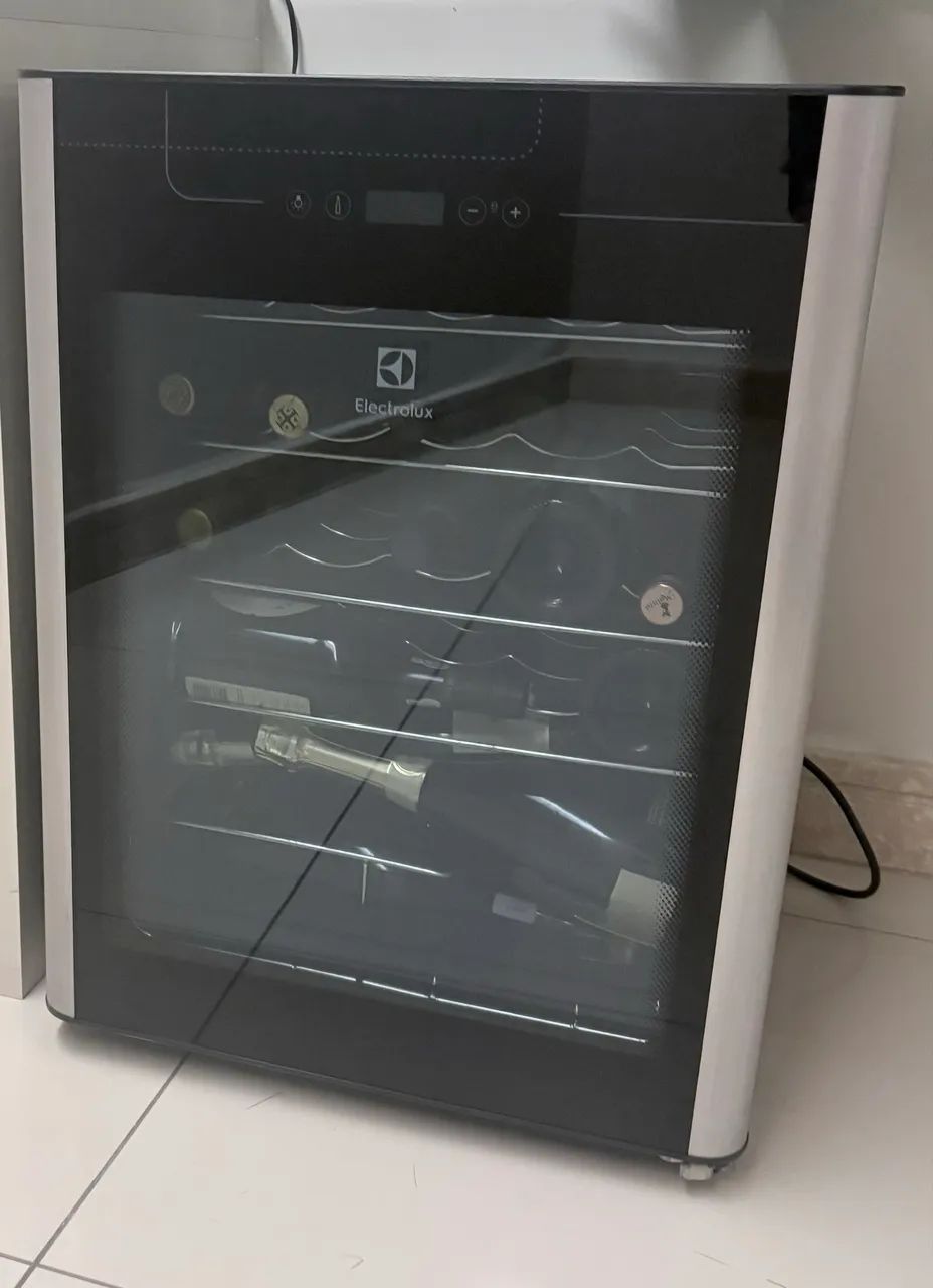 Adega Electrolux 24 Garrafas