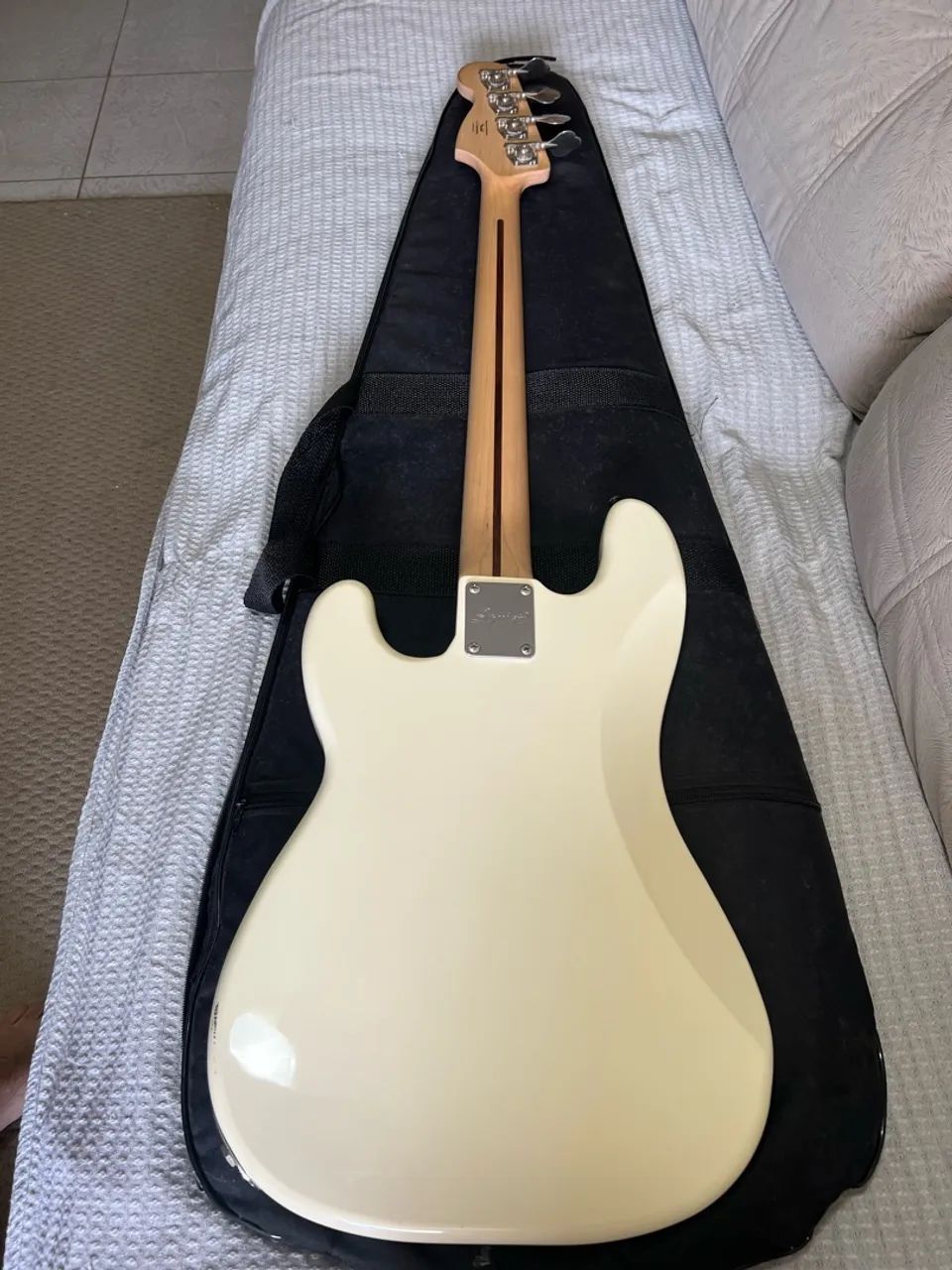 Baixo Squier  - Foto 4