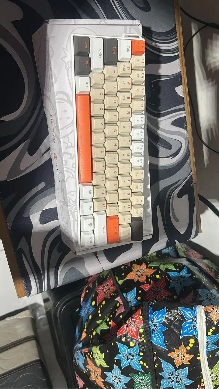 Teclado mecânico AJAZZ NK61, compacto 60% com switch rede (seminovo) - Foto 2