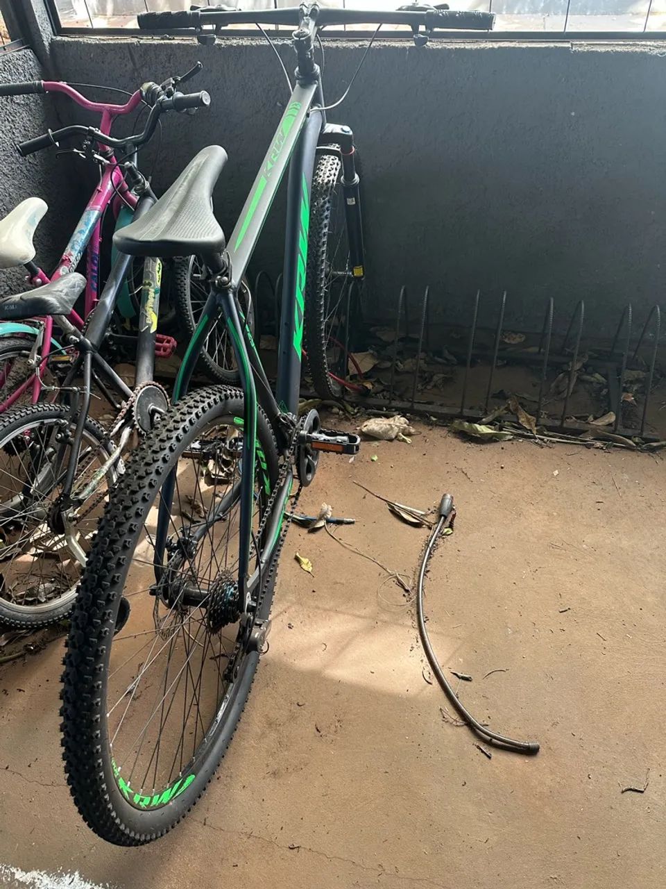 Bicicleta verde aro 29 - Foto 4