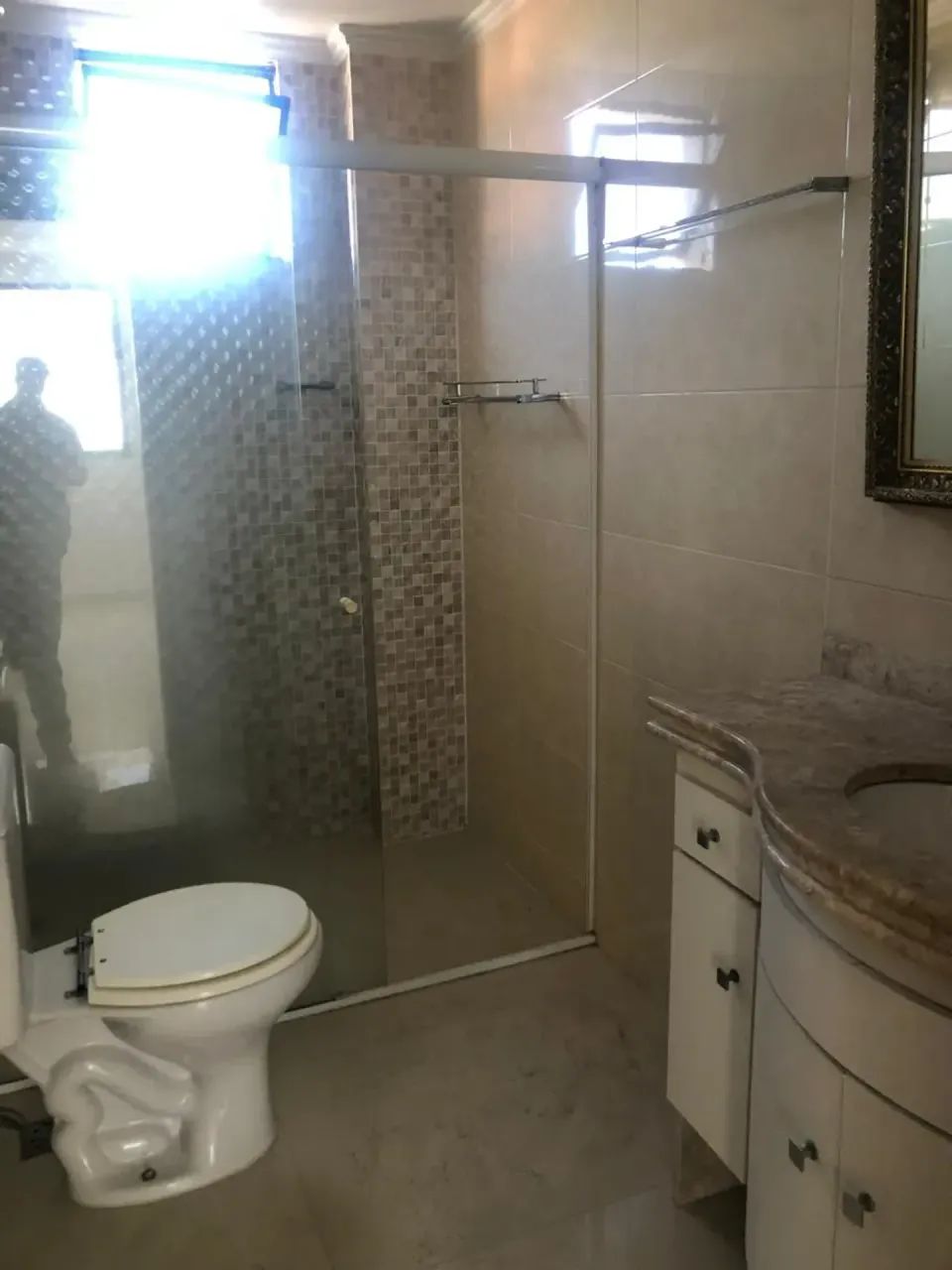 Apto com 2 quartos sendo 1 suíte e com terraço, em Centro - Macaé - RJ - Foto 3