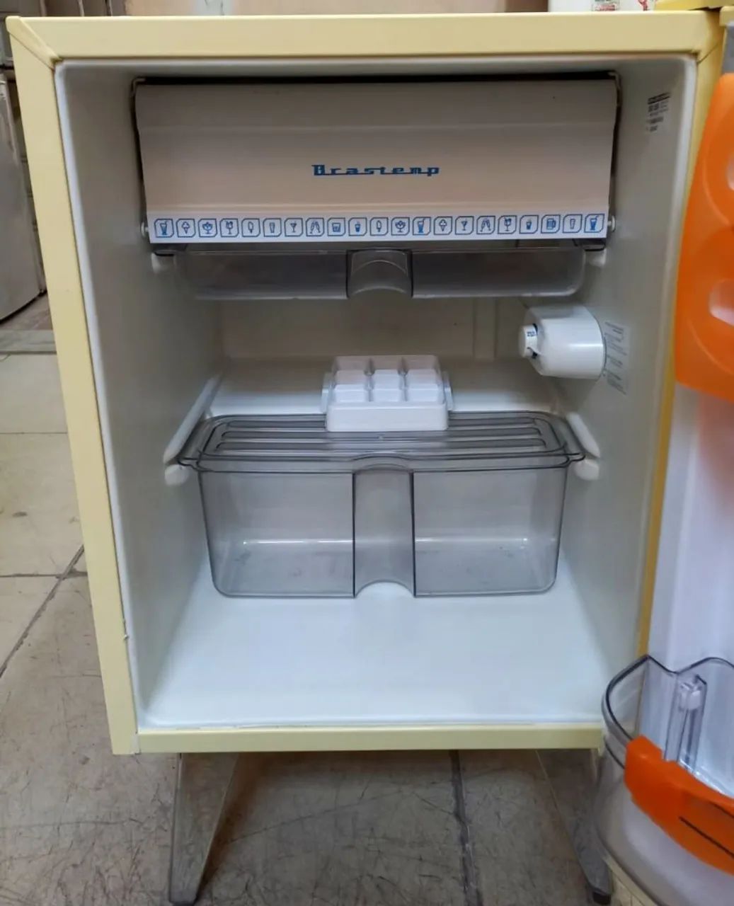 Frigobar Brastemp retrô impecável,  abaixo do custo - Foto 2