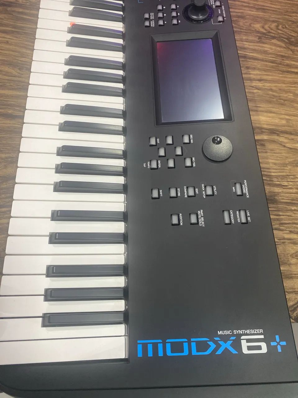 Teclado Yamaha MODX6+ Novo - Foto 5