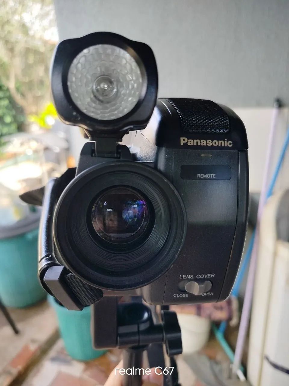 Filmadora Panasonic vintage com tripé  - Foto 2