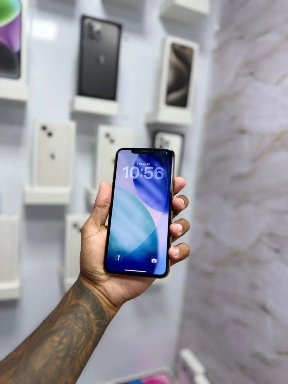 IPHONE 11 PRO MAX 64GB GOLD<br>R$ 1.550,00 - Foto 2