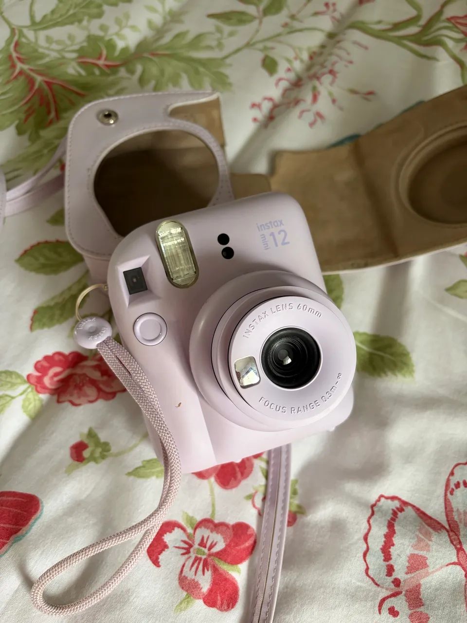 Câmera Instax Mini 12 + Capa - PRATICAMENTE NOVA 