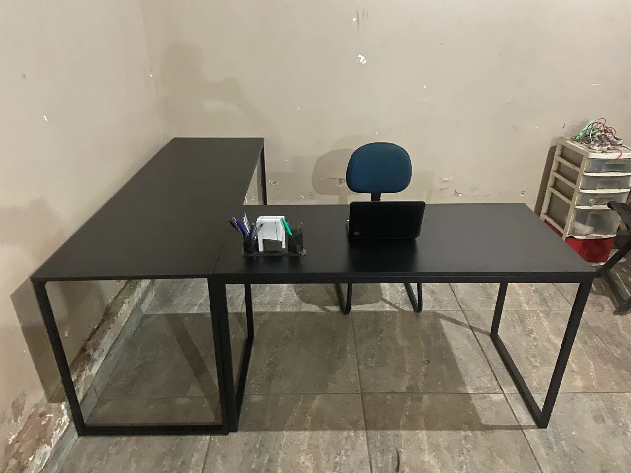Mesa de escritório em L - Foto 2
