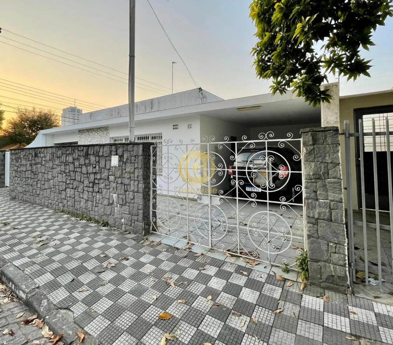 Imóvel em Zona Central de Jacareí, sendo comercial e residencial. - Foto 5