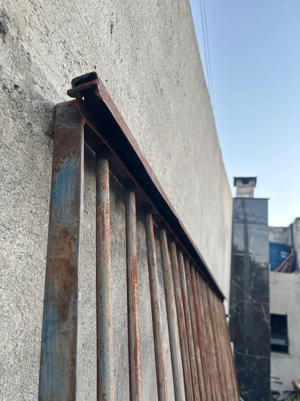 Portão usado maciço  - Foto 2