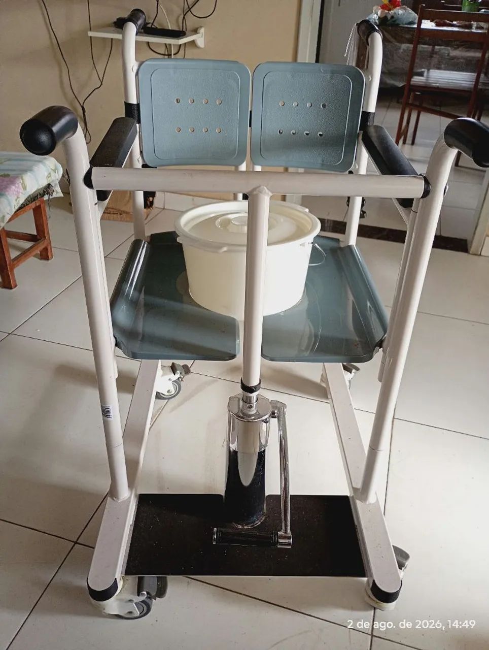 Cadeira de transferência e de banho - Foto 2
