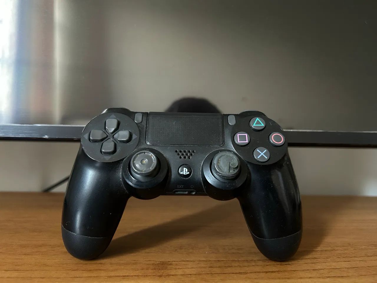 PS4 + 2 controles 