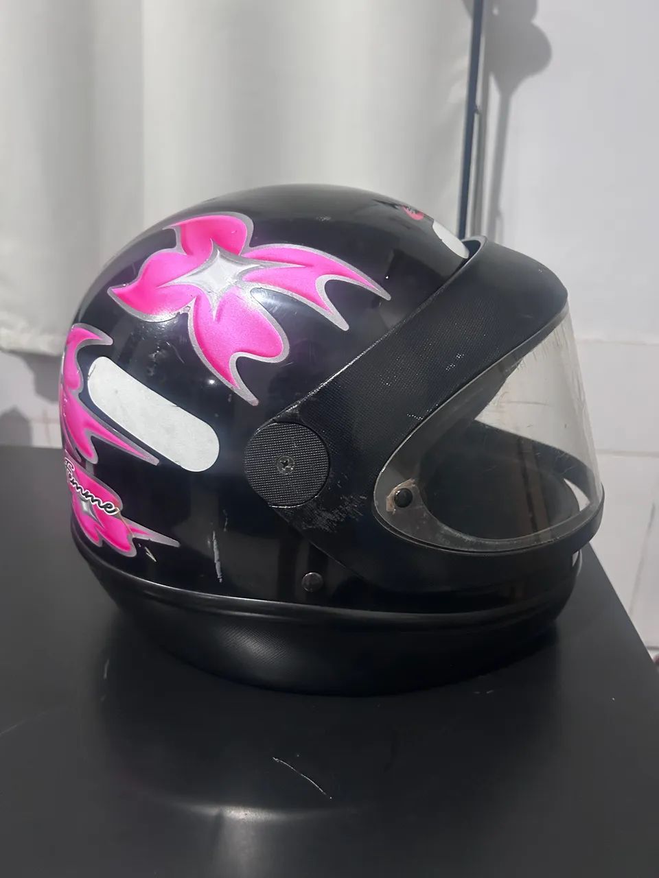 Capacete Preto com Rosa -  Marca San Marino 