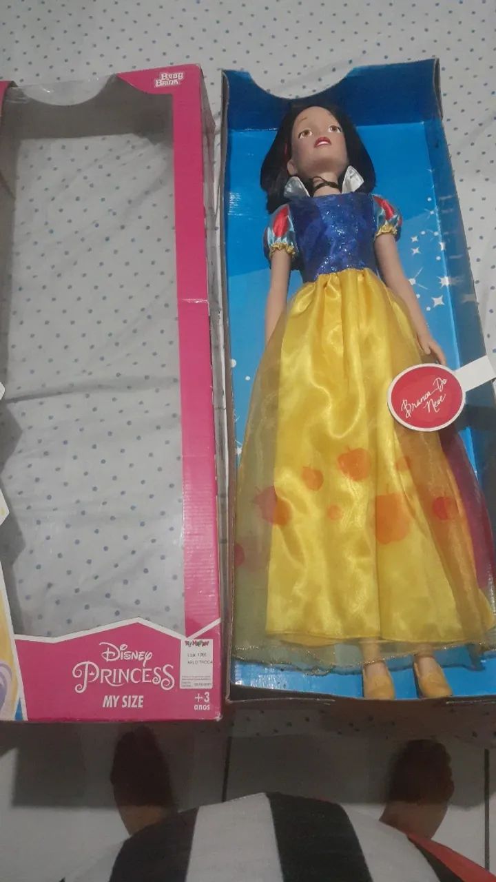 Boneca branca de neve grande