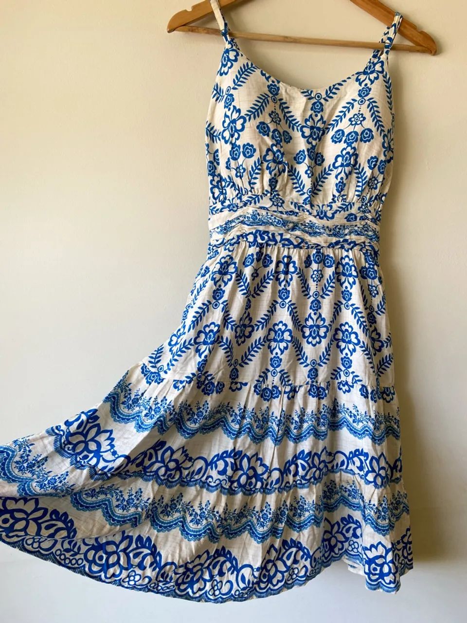 Vestido estampado azul e branco - Foto 2