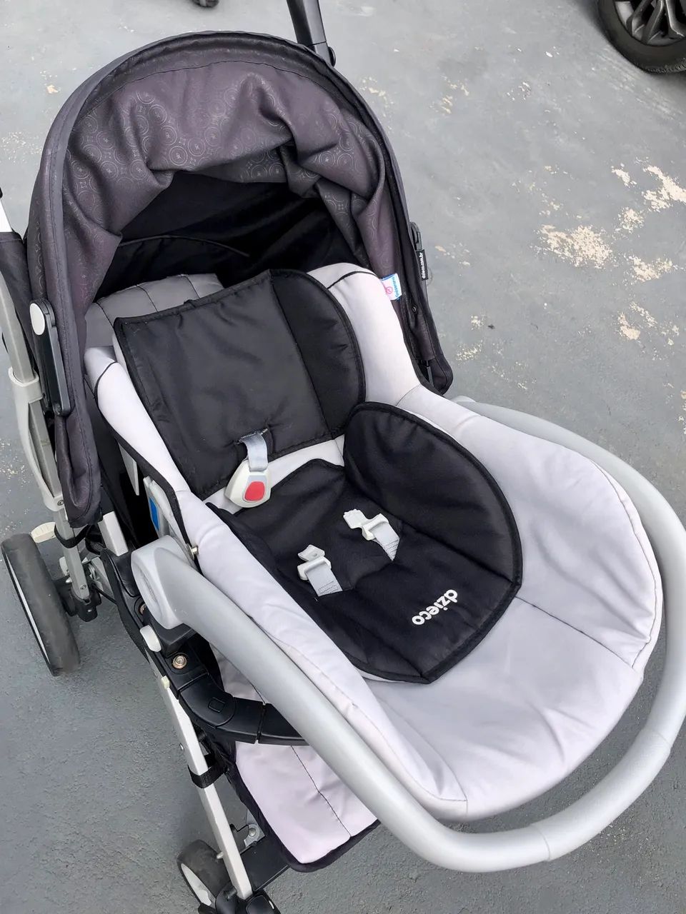 Kit Completo Carrinho de Bebê + Bebê Conforto + Base para Carro - Dzieco