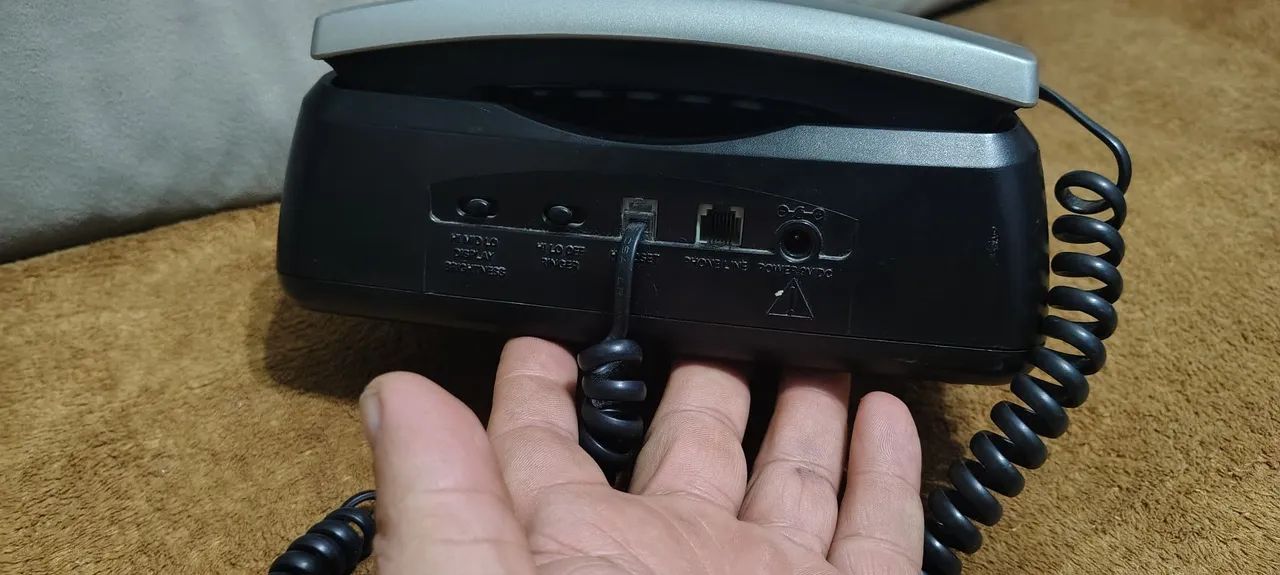 rádio relógio com telefone am FM despertado funcionando perfeitamente  - Foto 5