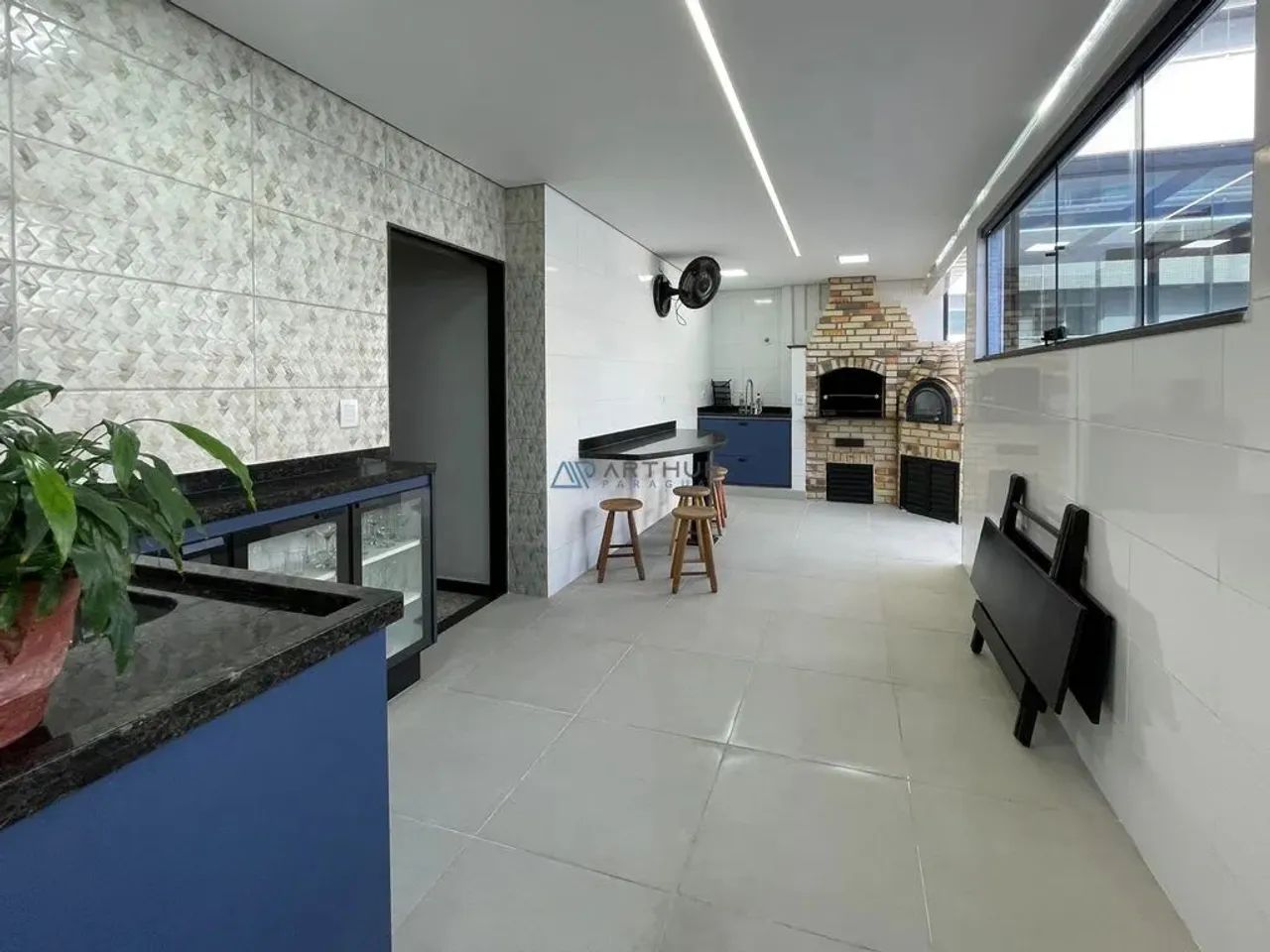 Cobertura à Venda em Praia Grande com 4 quartos, 3 banheiros, 3 vagas e 300m²