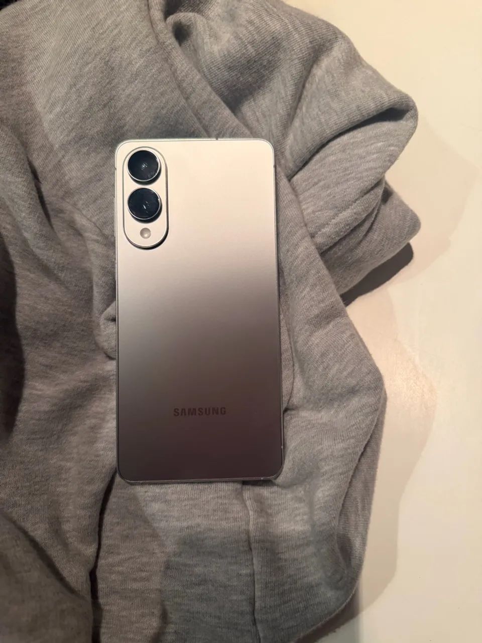 Samsung Galaxy S25 Edge impecável ? 4 meses de uso 