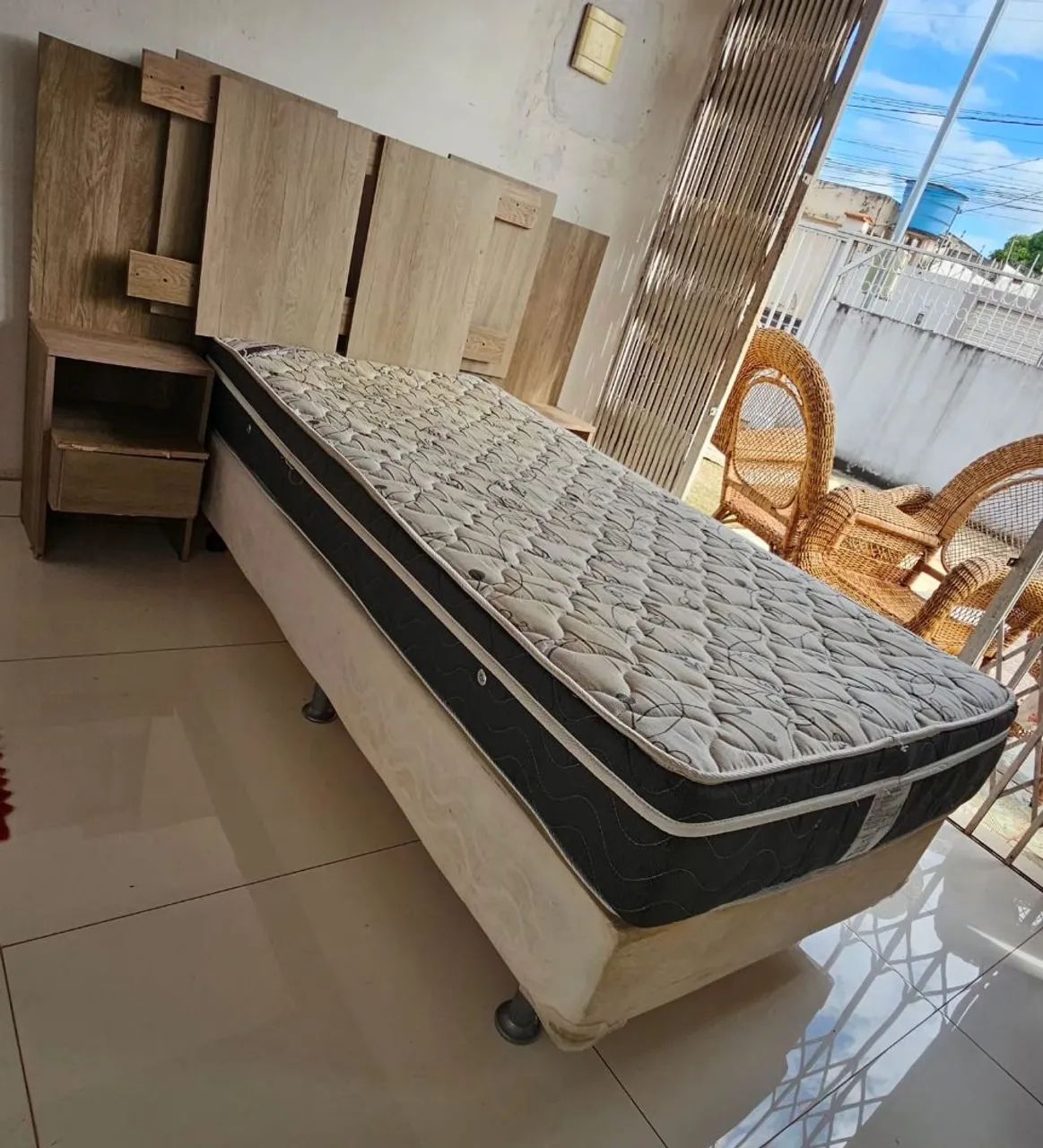 Vendo cama box solteiro com cabeceira  - Foto 2
