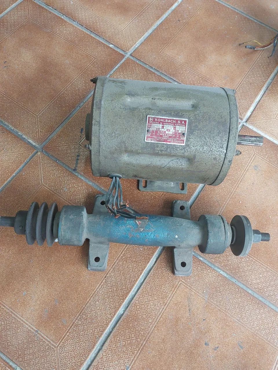 Motor 2cv e eixo para serra circular - Foto 2
