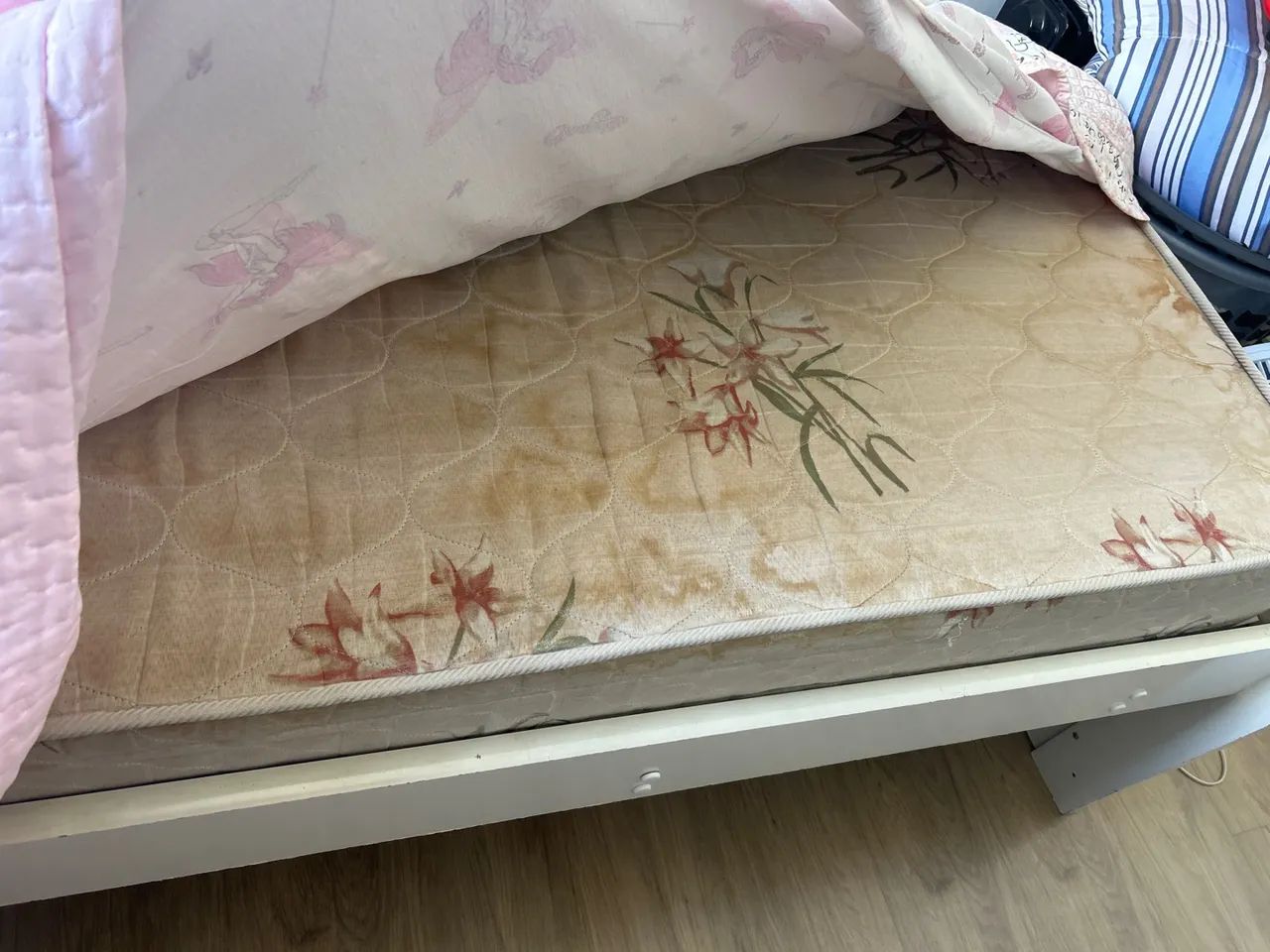 Cama Solteira e colchão  - Foto 3