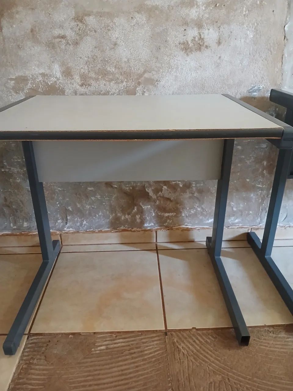MESA 80 cm estudo ou trabalho cinza  - Foto 2