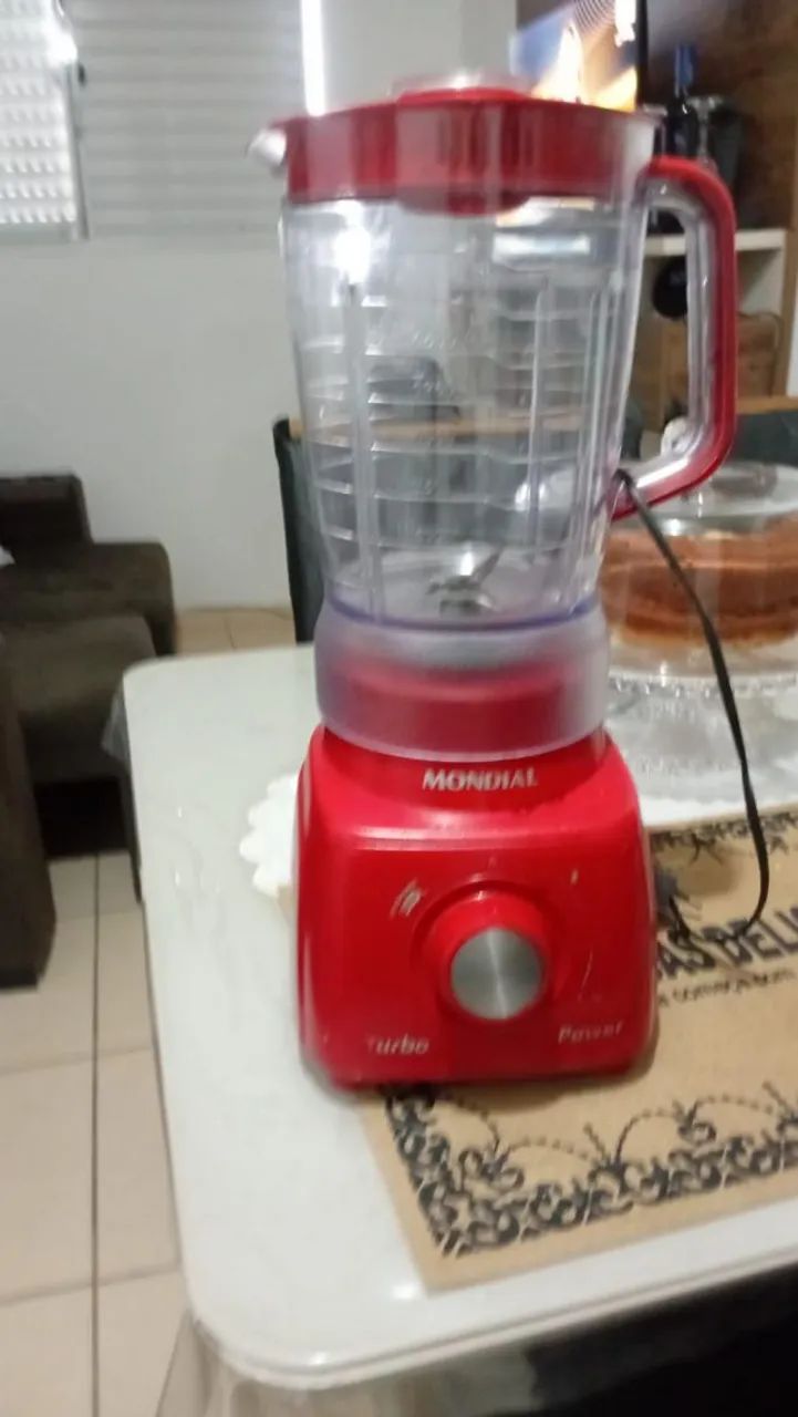 Liquidificador mondial vermelho