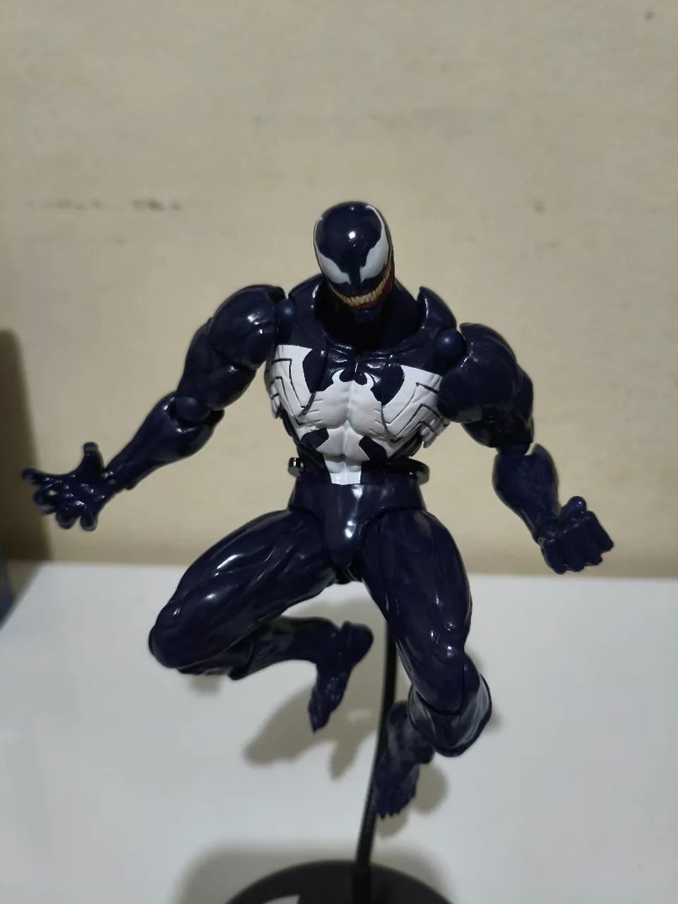 Mess Toys Venom Eddie Brock (Original) - Foto 2