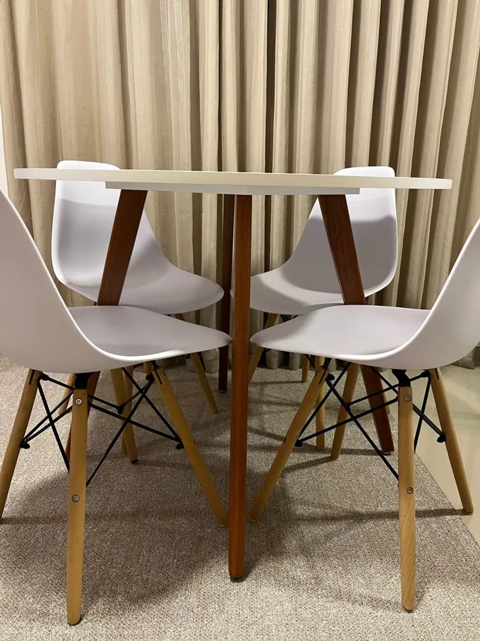 Mesa com 4 cadeiras  - Foto 5