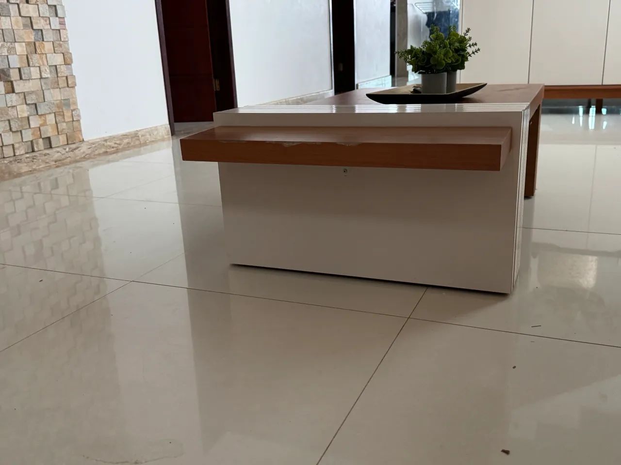 Vende-se Mesa de Centro em MDF - Foto 2