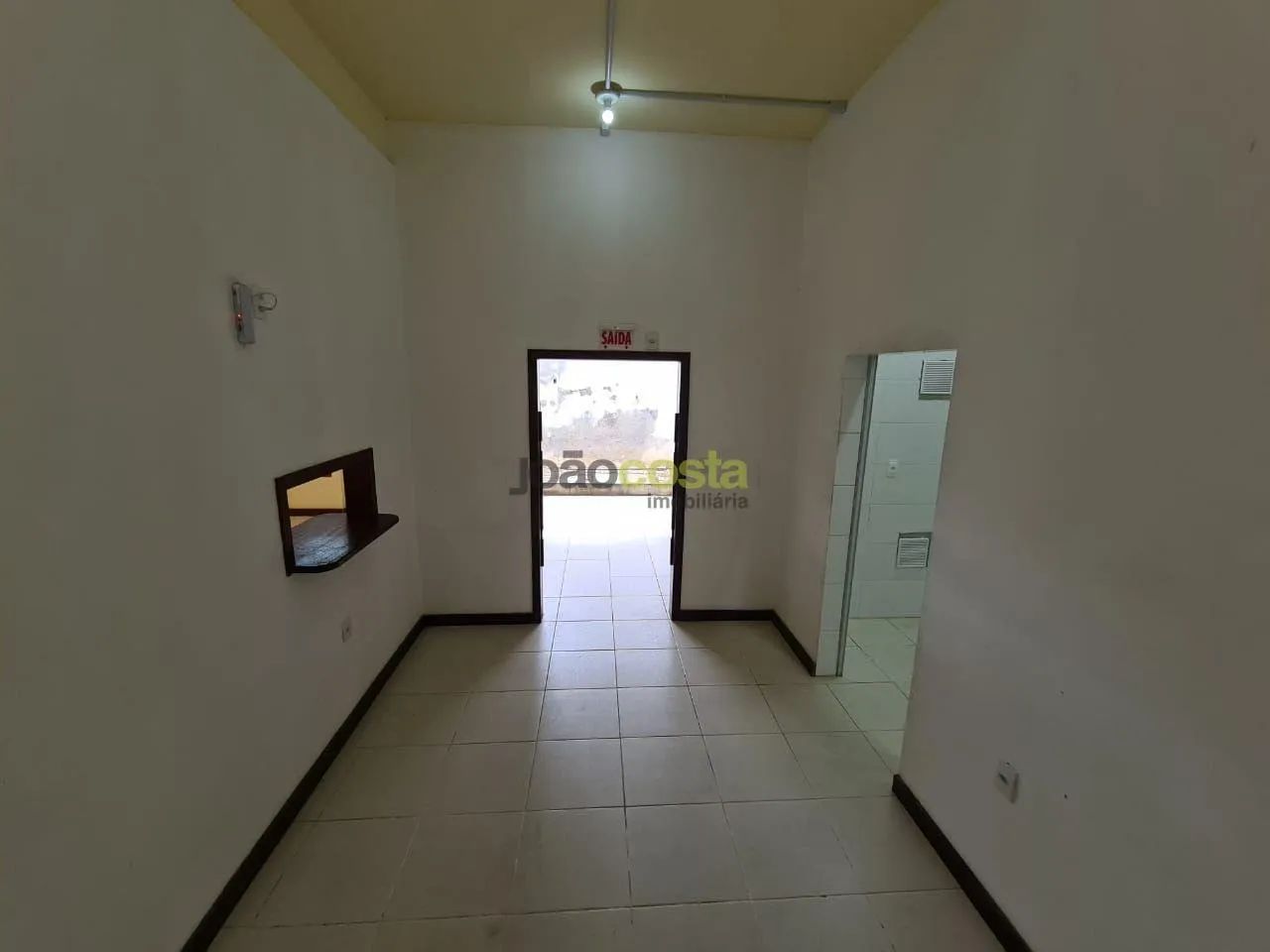 Loja para Alugar em Ponta de Baixo, São José, 200m² - Foto 2