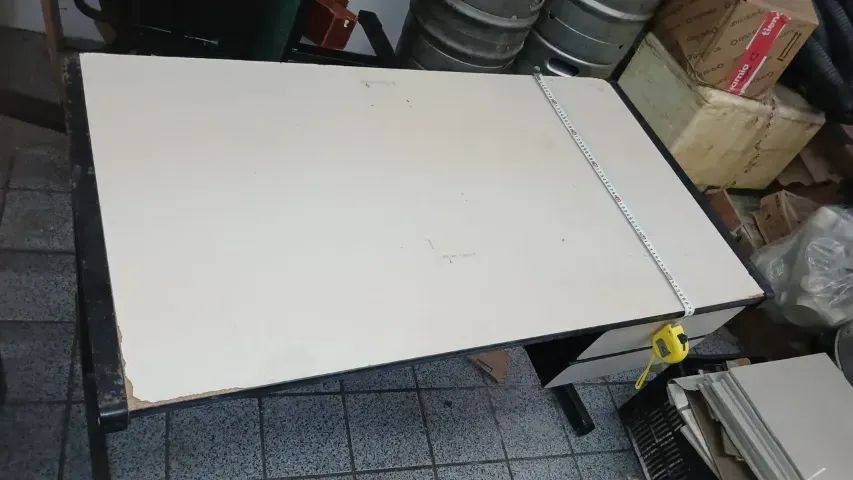 Mesa de Escritório com Gaveteiro 