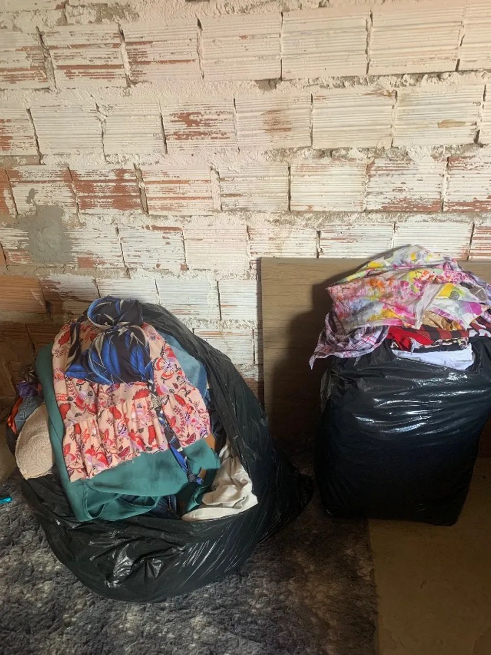 Roupas, seminovas, saca de roupas