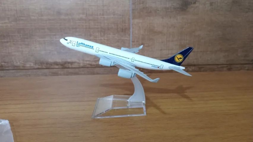 AVIÕES MINIATURA LUFTHANSA - 16cm  DECORAÇÃO E DESTAQUE - Foto 2