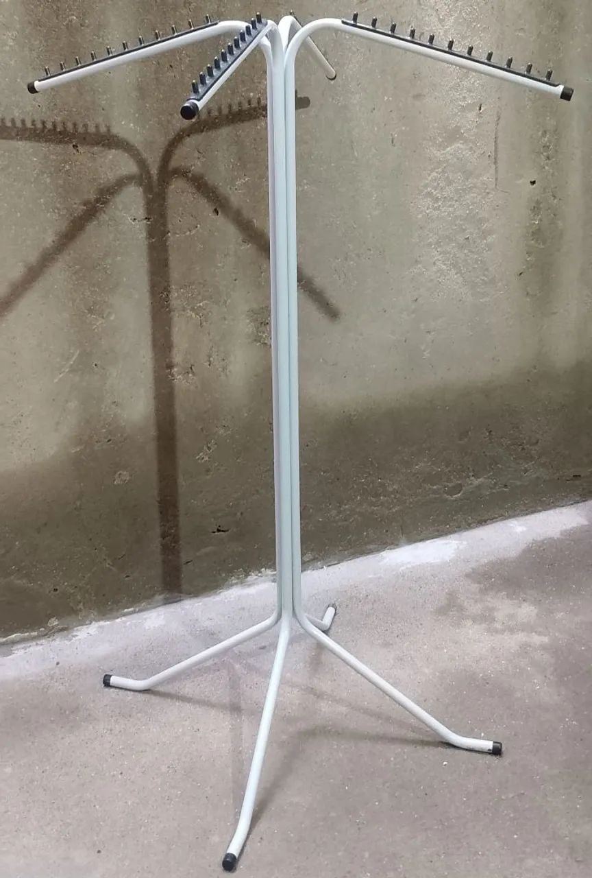 Expositor de roupas - Arara com 4 braços 