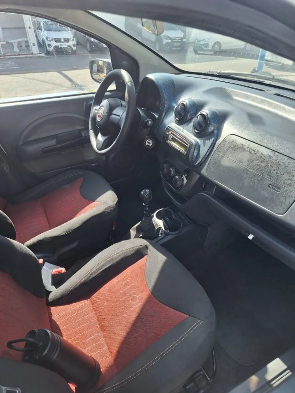 Fiat Uno Sporting 1.4 EVO Fire Flex 8V 4P 2013 - Foto 4