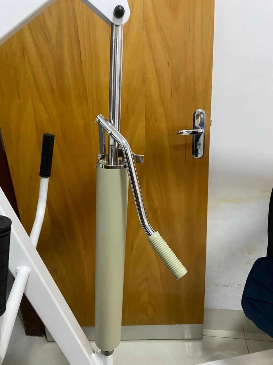GUINDASTE HIDRÁULICO PARA TRANSFERÊNCIA DE PACIENTES - NOVO - Foto 3