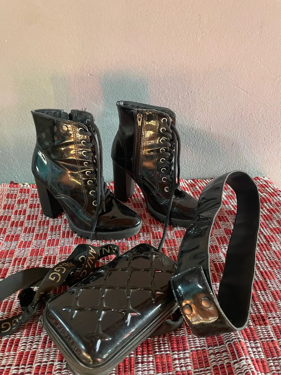 Kit verniz composto com três peças cinto bota e bolsa - Foto 2